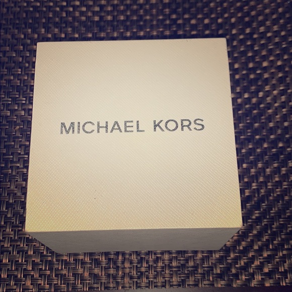 Watch - Picture 1 of 3